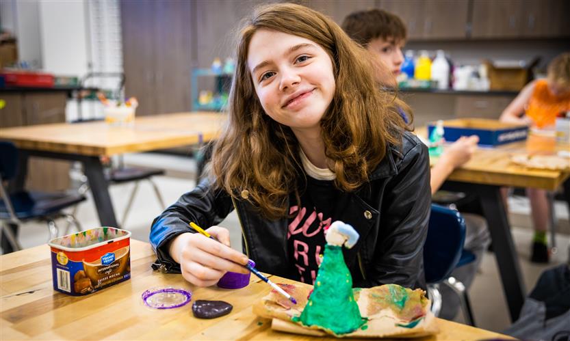 Students make clay sculptures